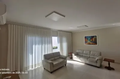 Casa à venda na Rua Doutor Cardoso de Almeida, Centro, Botucatu