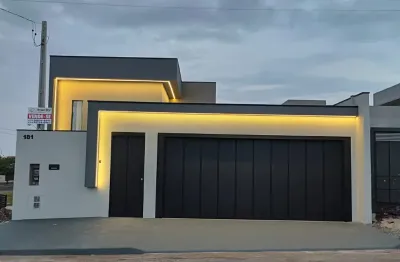 Linda casa com piscina jardim ouro verde botucatu - 3 dormitórios