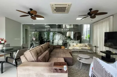 Casa sobrado em condomínio com 4 quartos sendo 4 suítes, 518m² - condomínio verona - jardim botânico