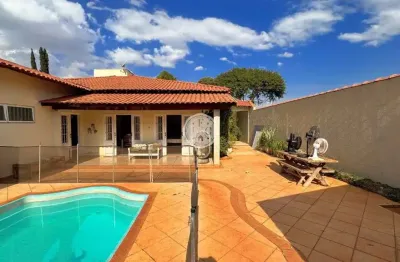 Casa em condomínio com 04 quartos sendo 04 suítes - piscina - royal park - venda e locação