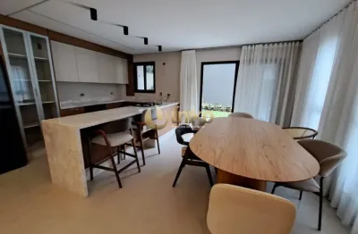 Linda casa em condomínio fechado com tecnologia e conforto!