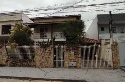 Casa com 4 quartos à venda, 210 m² por r$ 1.100.000 - itaipu - niterói/rj