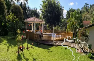 Linda chácara formada! com nascente, casa boa e escriturada.