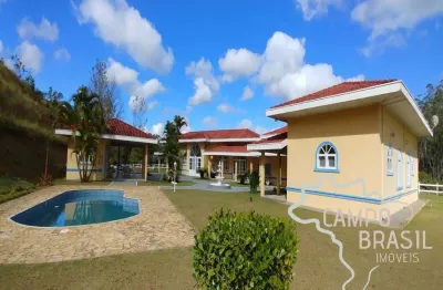 Lindo sítio cinematográfico! com acesso na represa, casa boa e curral!