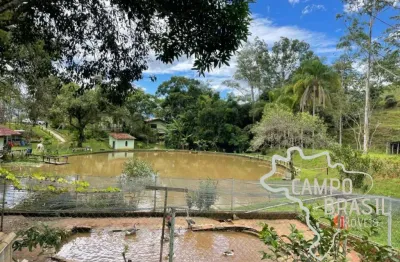 Sítio com casa, 4 lagos e piscina. muita tranquilidade em meio à natureza!
