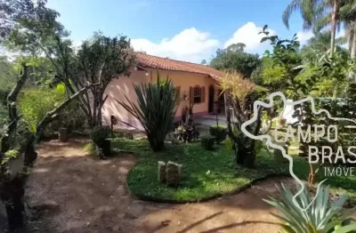 Maravilhosa chácara plana e com piscina em jambeiro !