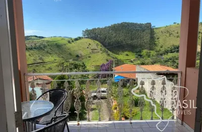Casa no centro de monteiro lobato com 804m²! Linda vista para montanhas!