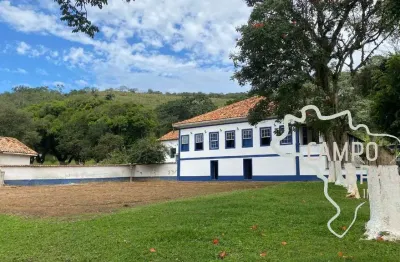 Fazenda bicentenária com casarão restaurado, estrutura original e cinematográfico! fácil acesso no vale do paraíba!