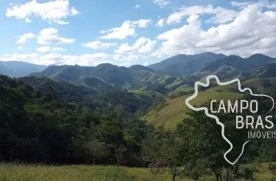 Sítio com 4 platores de vista livre para a serra da mantiqueira.