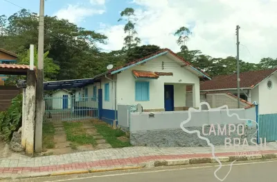Casa com terreno de 1.300m², com edícula e rancho de churrasqueira! localização privilegiada em monteiro lobato.