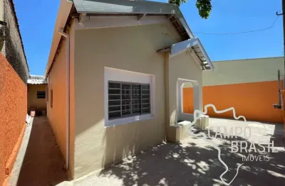 Oportunidade de locação! casa com quintal amplo e excelente localização!