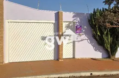Casa com 2 dormitorios (1 suite), piscina e area de churrasco – conforto e lazer em um so lugar!