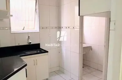 Apartamento com 3 quartos para alugar no Heliópolis, Belo Horizonte  por R$ 1.800