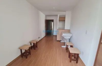 Apartamento com 2 quartos para alugar na Rua Ministro Antônio Carlos Magalhães, 1318, Buraquinho, Lauro de Freitas