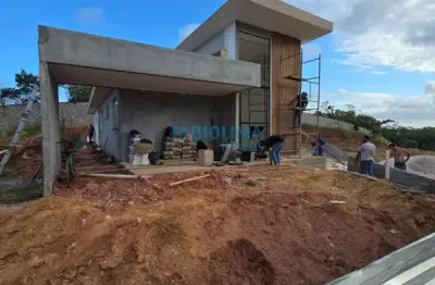 Linda casa térrea no residencial alvorada, alphaville litoral norte