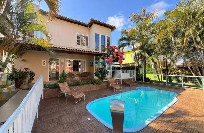 Casa 4/4, sendo 3 suítes, condomínio fechado, lauro de freitas