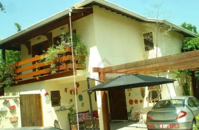 Casa com 4 dormitórios à venda, 261 m² por r$ 1.500.000,00 - granja viana - carapicuíba/sp