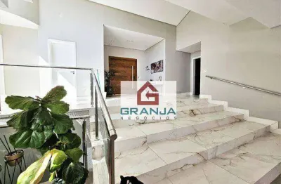 Com certeza, viver em uma casa com comodidades luxuosas e espaços generosos pode oferecer um alto nível de conforto e qualidade de vida
