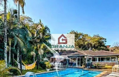 Casa térrea em estilo chácara, completamente privativa e imersa em natureza!