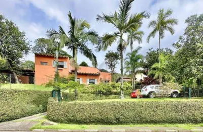 Linda casa com jardim frutífero e amplos espaços integrados! à venda, 218 m² por r$ 1.493.000 - vila santo antônio - cotia/sp