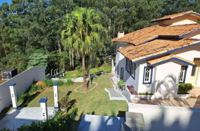 Viva cercado pela natureza, com a tranquilidade que só a granja viana oferece