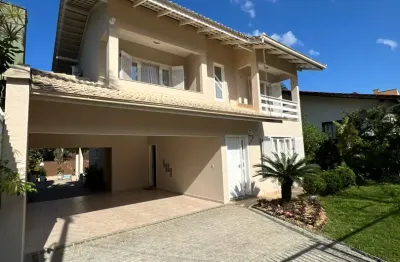 Casa com 5 quartos à venda no Santo Antônio, Joinville 