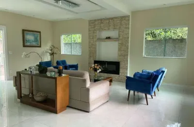 Imperdível casa para venda ou locação em petrópolis-rj, quitandinha: 3 quartos, 3 suítes, 2 salas, 6 banheiros, 7 vagas, 398,55 m².