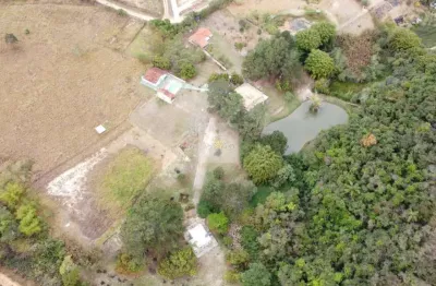 Imóvel à venda em esmeraldas-mg: casa com 4 quartos, 2 suítes, 1 sala, 2 banheiros e 1.000m² de área. confira!