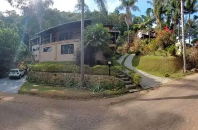 Imperdível oportunidade de casa em condomínio no centro de rio acima-mg: 5 quartos, 3 suítes, 1 sala, 4 banheiros, 385m² de área. venha conferir!