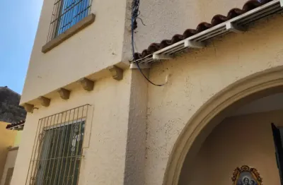 Linda casa para fins residenciais ou comerciais no bairro cidade velha