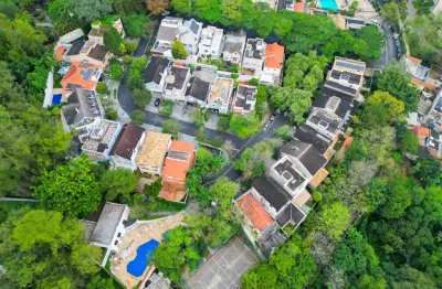 Casa no condomínio condomínio villa das flores para locação com 4 quartos, sendo 2 suítes, 476m²