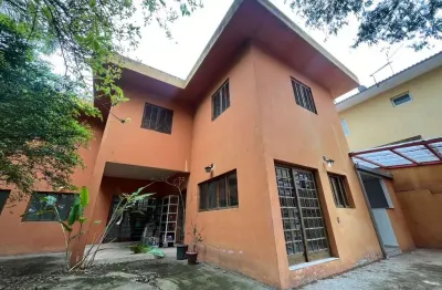 Casa em condomínio para venda e locação com 4 quartos, sendo 2 suítes, 260m²