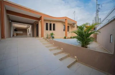 Casa tipo para venda em centro com 4 quartos, sendo 1 suíte, 188m²