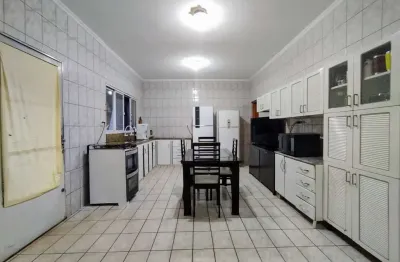 Casa tipo para venda em antônio marincek com 3 quartos, sendo 1 suíte, 193m²