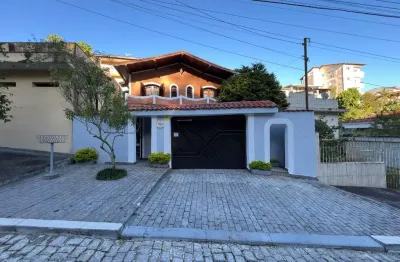 Casa de vila para venda em centro alto com 3 quartos, sendo 1 suíte, 198m²