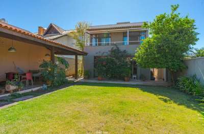 Casa no condomínio Caminhos de San Conrado para venda com 4 quartos, sendo 1 suíte , 378m²