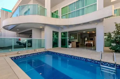 Casa tipo para venda em nações com 3 quartos, sendo 3 suítes, 295m²