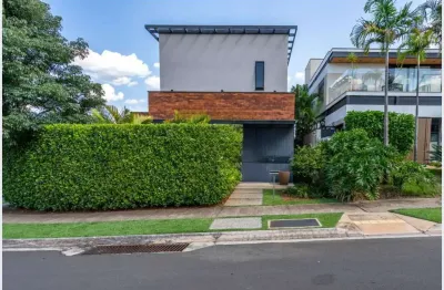 Casa no condomínio residencial parque dos alecrins para venda com 3 quartos, sendo 3 suítes, 390m²