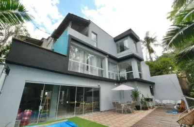 Casa no condomínio condomínio residencial colinas japore para venda com 3 quartos, sendo 3 suítes , 580m²