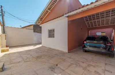Casa para venda em Jardim América com 5 quartos, sendo 1 suíte , 158m²