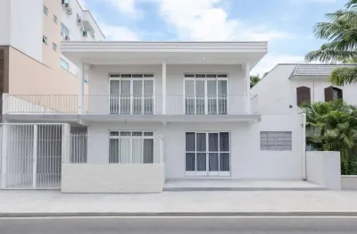 Casa para venda em Nações com 4 quartos, sendo 2 suítes , 383m²
