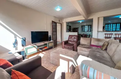 Casa para venda em Quarta Divisão com 3 quartos, sendo 1 suíte , 308m²