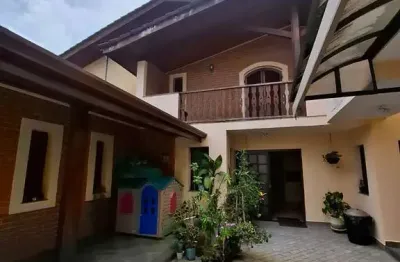 Casa no condomínio Condomínio Arujazinho I, II e III para venda com 5 quartos, sendo 1 suíte , 498m²