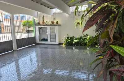 Casa para venda em Vila Cordeiro com 3 quartos, sendo 1 suíte , 200m²