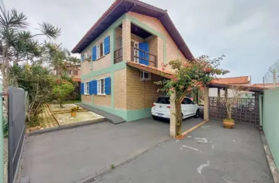 Casa para venda em Ingleses do Rio Vermelho com 3 quartos , 246m²