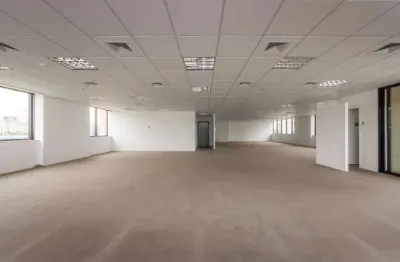 Conjunto comercial para venda em Parque Industrial Tomas Edson , 300m²