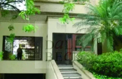 Casa de condomínio sobrado para venda tem 385 metros quadrados com 4 quartos