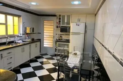 Casa com 3 quartos à venda na Rua Bacia do Suacuí, Vila Tolstoi, São Paulo