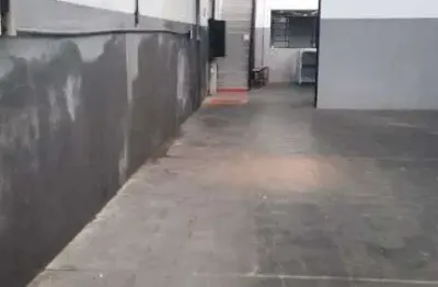 Excelente galpão para locação de 500m² vão livre mais banheiros, refeitório, escritório, força trifásica na vila formosa/sp