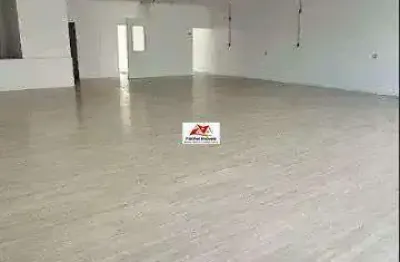Prédio comercial de 435m² de área total e 2 andares com elevador, salas, vestiário, recepção, copa, 3 vagas por 15.500,00/mês - v. prudente/sp